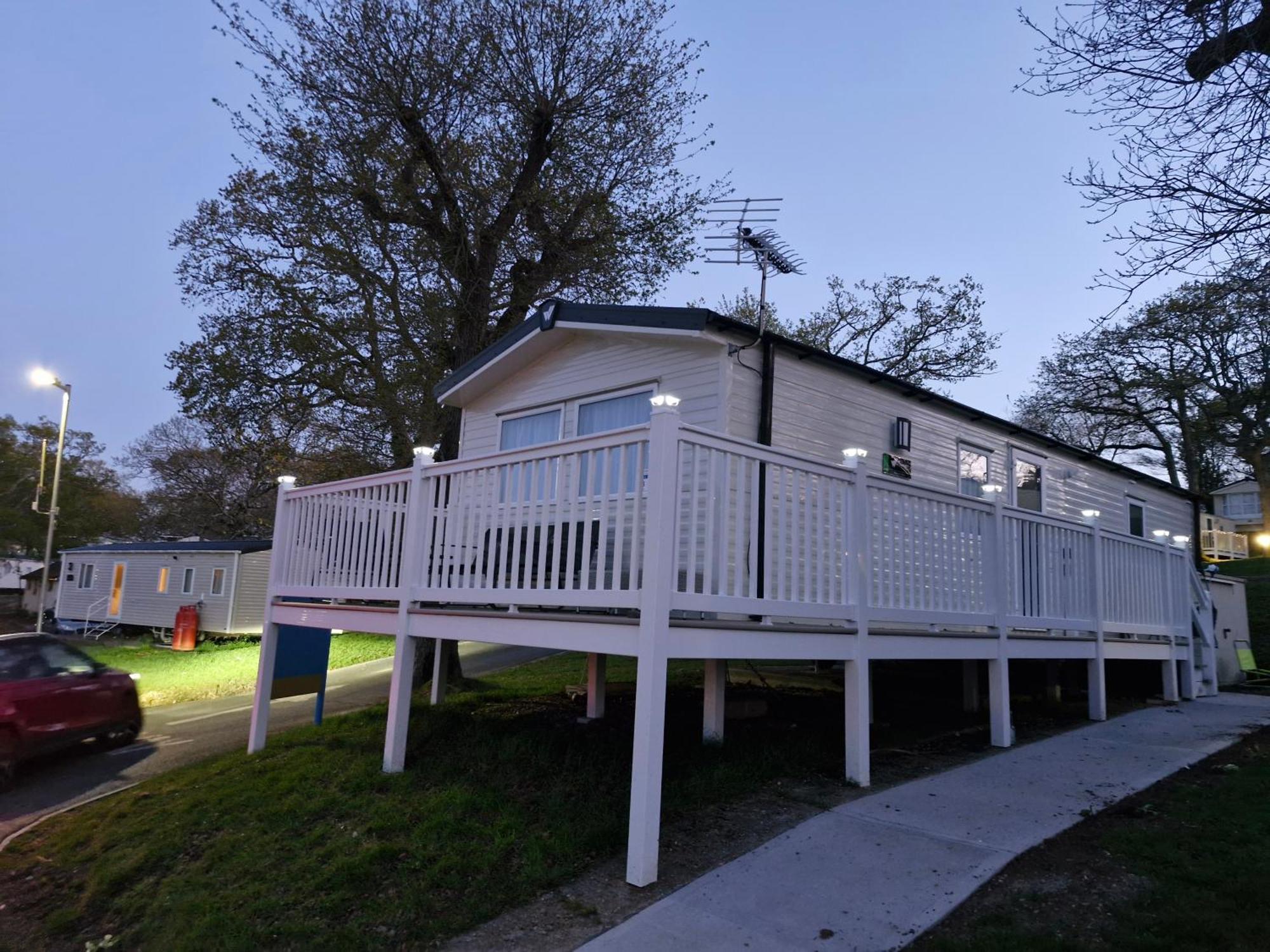 New Caravan, Isle Of White Sea View & Decking Thorness Bay Park Porchfield エクステリア 写真